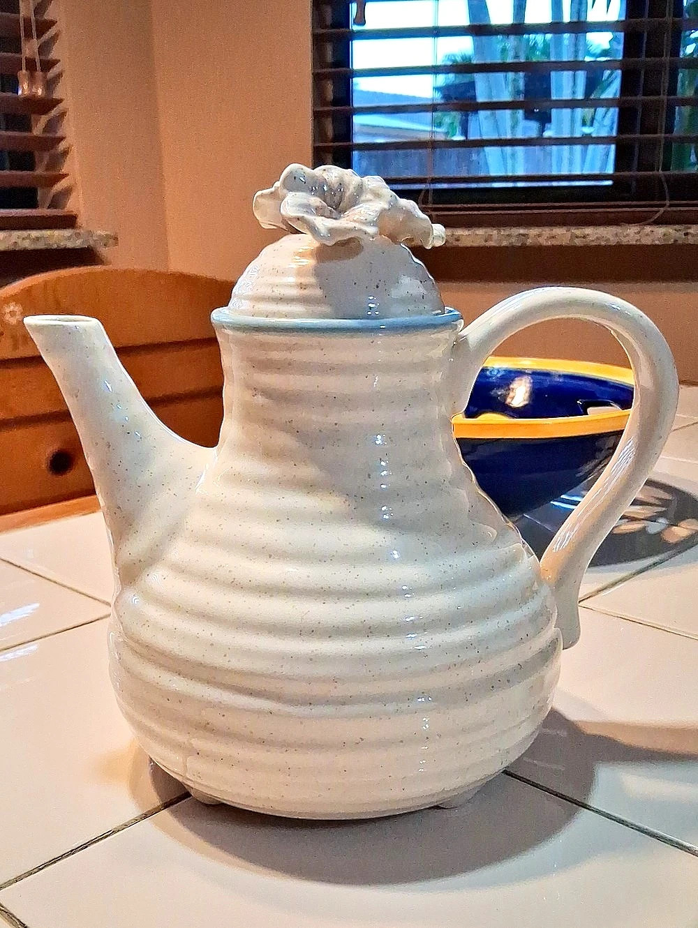 RARE-Grassland Road Potters Wheel,Speckeld Ceramic Teapot With Floral Lid. NWOB.